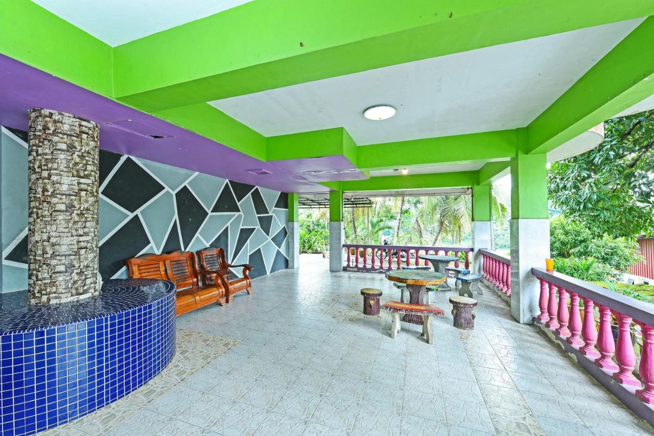 Oyo 90565 Teresek View Motel Kuala Tahan Exteriör bild