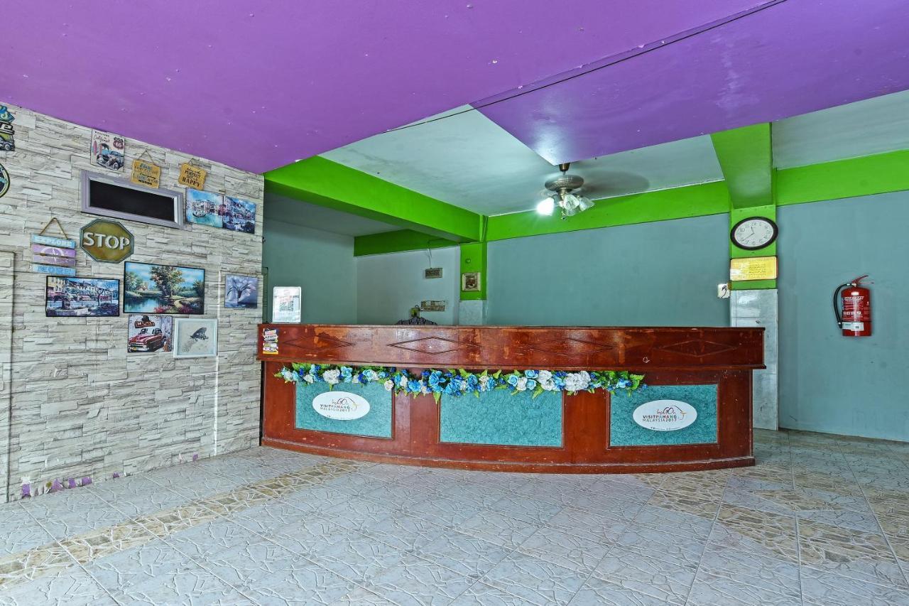 Oyo 90565 Teresek View Motel Kuala Tahan Exteriör bild