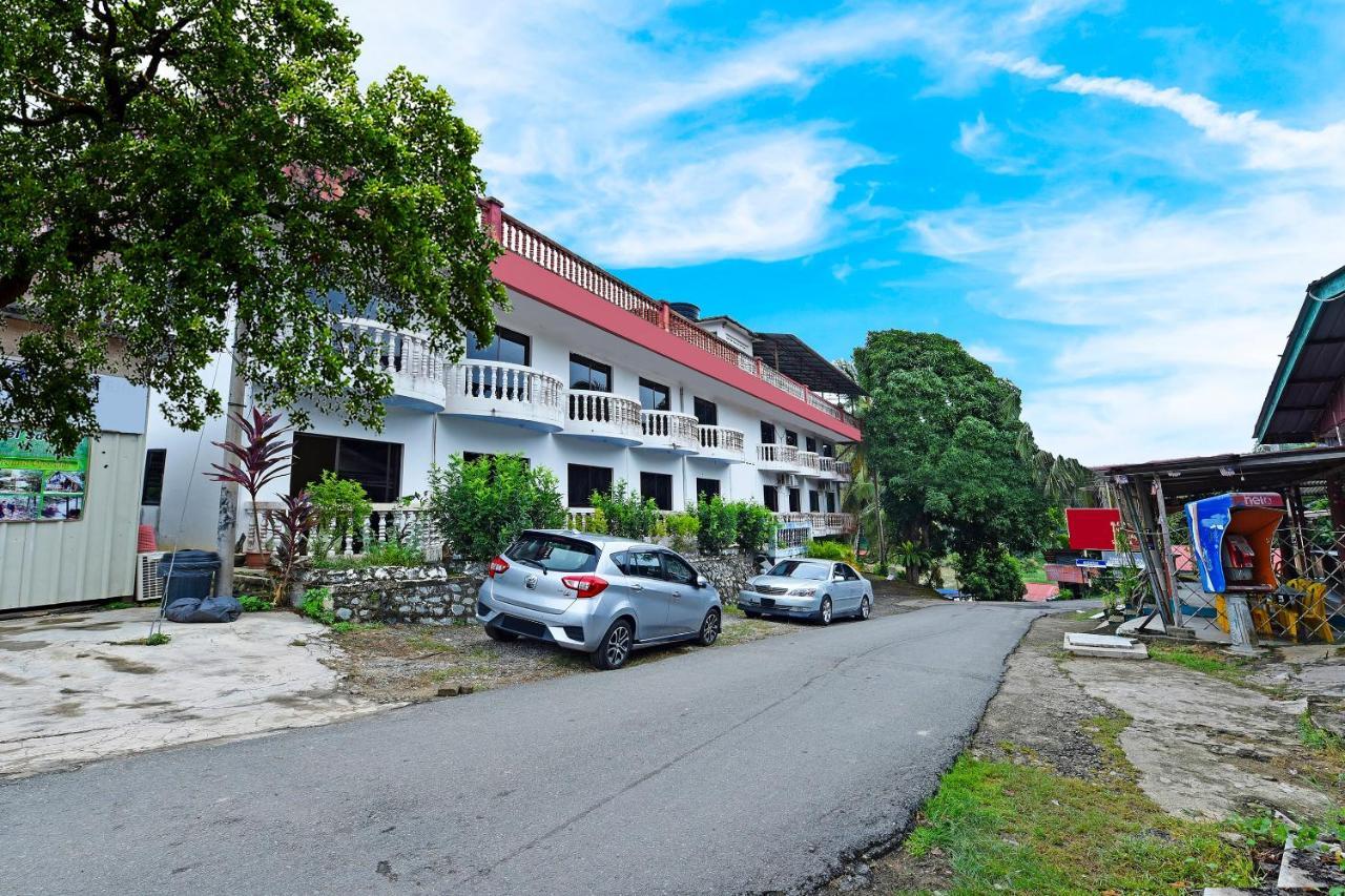 Oyo 90565 Teresek View Motel Kuala Tahan Exteriör bild