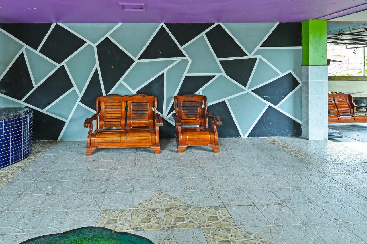 Oyo 90565 Teresek View Motel Kuala Tahan Exteriör bild