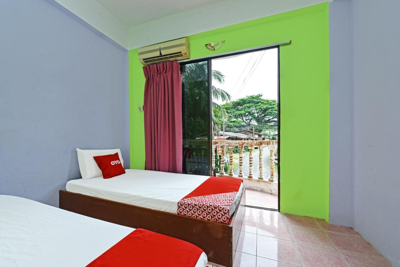 Oyo 90565 Teresek View Motel Kuala Tahan Exteriör bild