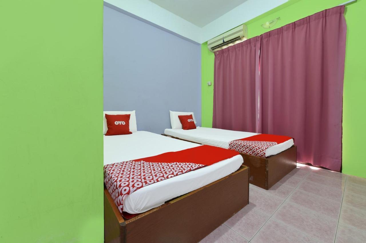 Oyo 90565 Teresek View Motel Kuala Tahan Exteriör bild