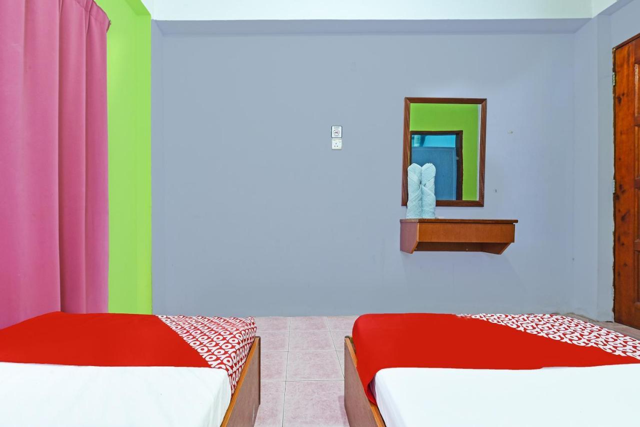 Oyo 90565 Teresek View Motel Kuala Tahan Exteriör bild