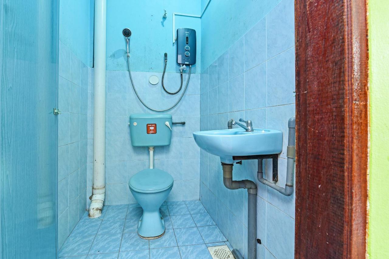 Oyo 90565 Teresek View Motel Kuala Tahan Exteriör bild