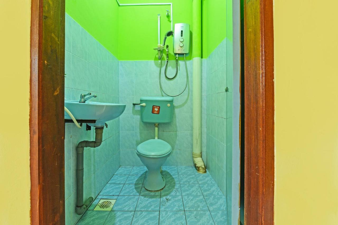 Oyo 90565 Teresek View Motel Kuala Tahan Exteriör bild